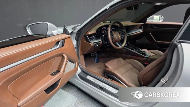 Porsche 911(992) id 4700880 из Кореи 36