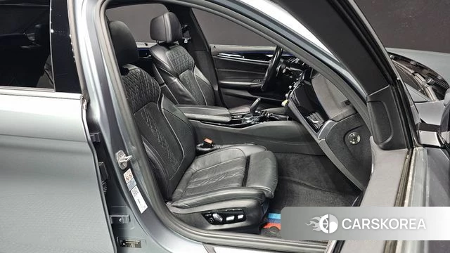 BMW 5 Series (G30) id 3880170 из Кореи 20