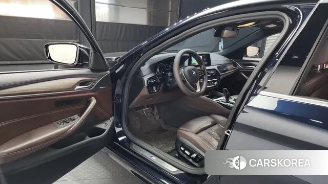 BMW 5 Series (G30) id 3578839 из Кореи 20