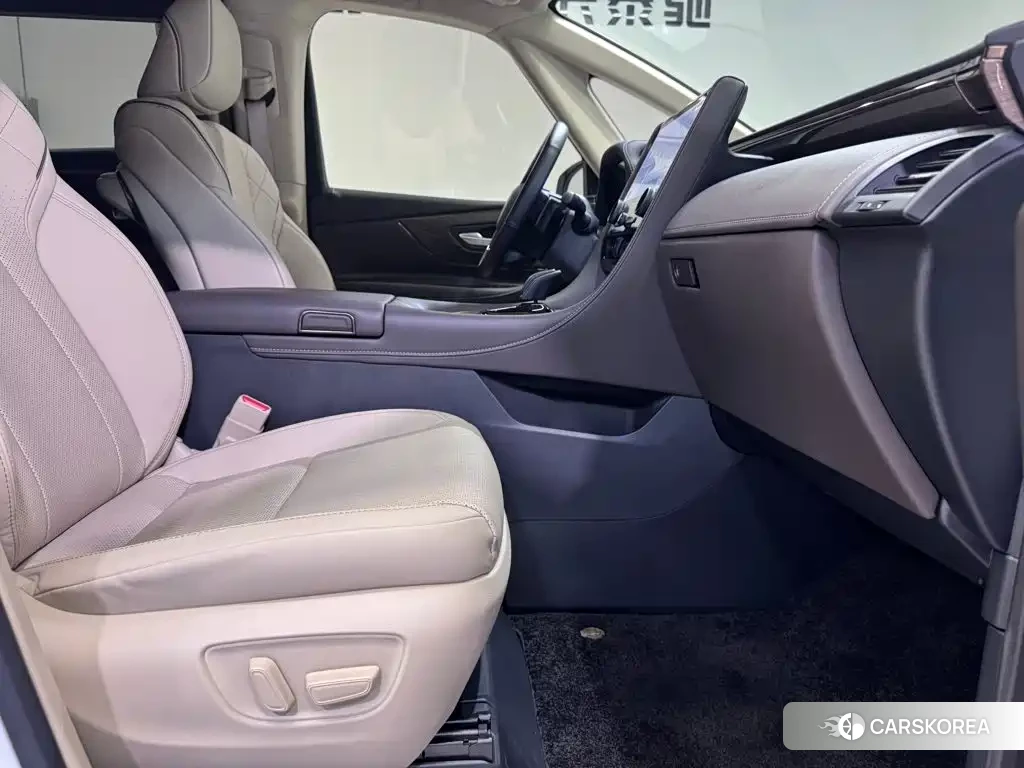 Toyota Elfa id 4649405 из Китая 29