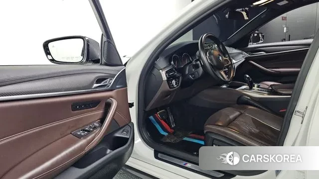 BMW 5 Series (G30) id 3651841 из Кореи 21