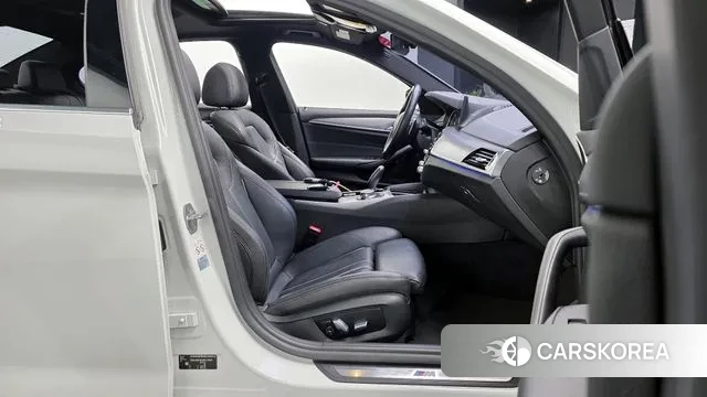 BMW 5 Series (G30) id 3672829 из Кореи 20