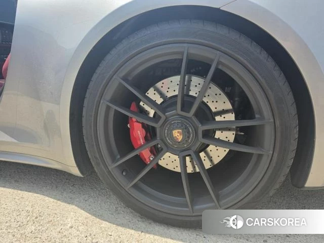 Porsche 911(992) id 4393575 из Кореи 10