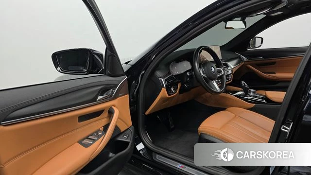 BMW 5 Series (G30) id 3859096 из Кореи 20