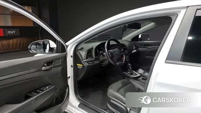 Hyundai Avante AD id 3608276 из Кореи 20