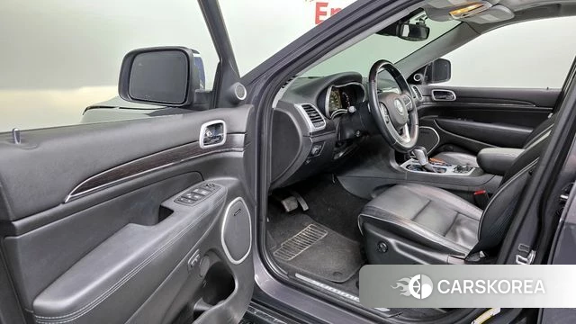 Jeep Grand Cherokee id 4428932 из Кореи 33