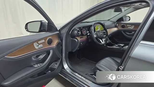Mercedes-Benz E-Class W213 id 3275181 из Кореи 20