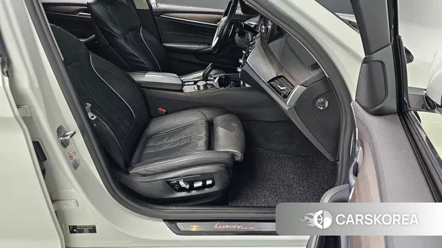 BMW 5 Series (G30) id 3692715 из Кореи 20