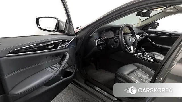 BMW 5 Series (G30) id 3582574 из Кореи 20