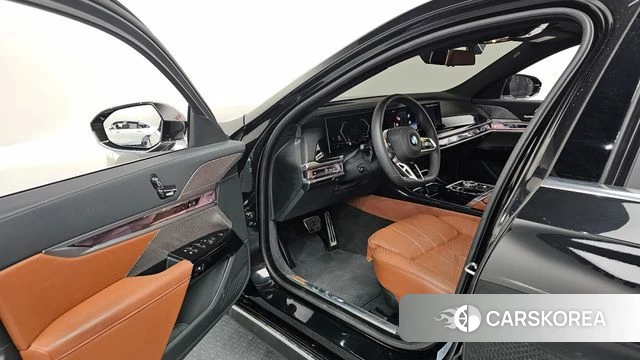 BMW 7 Series (G70) id 3896428 из Кореи 20