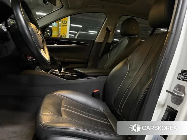 BMW 5 Series (G30) id 3669566 из Кореи 20