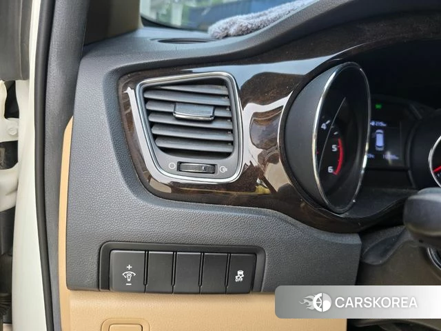 Kia The New Carnival id 4557847 из Кореи 13