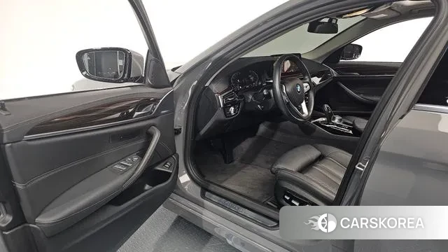 BMW 5 Series (G30) id 3525261 из Кореи 20