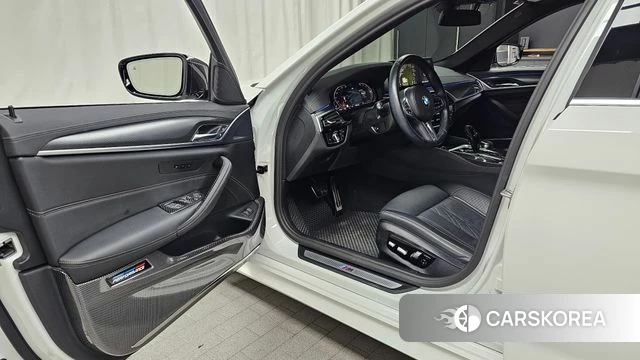 BMW 5 Series (G30) id 4871393 из Кореи 31