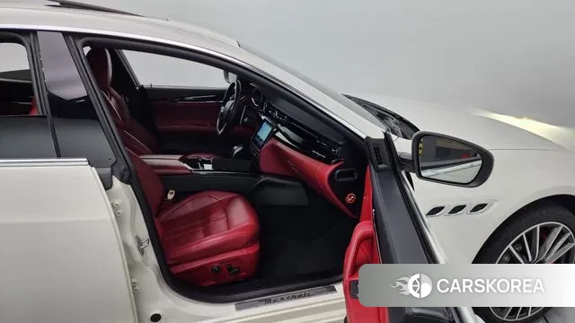 Maserati Quattroporte id 3161477 из Кореи 20