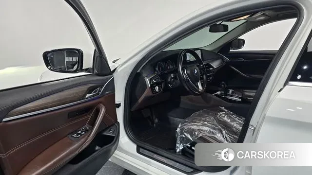 BMW 5 Series (G30) id 3728635 из Кореи 20