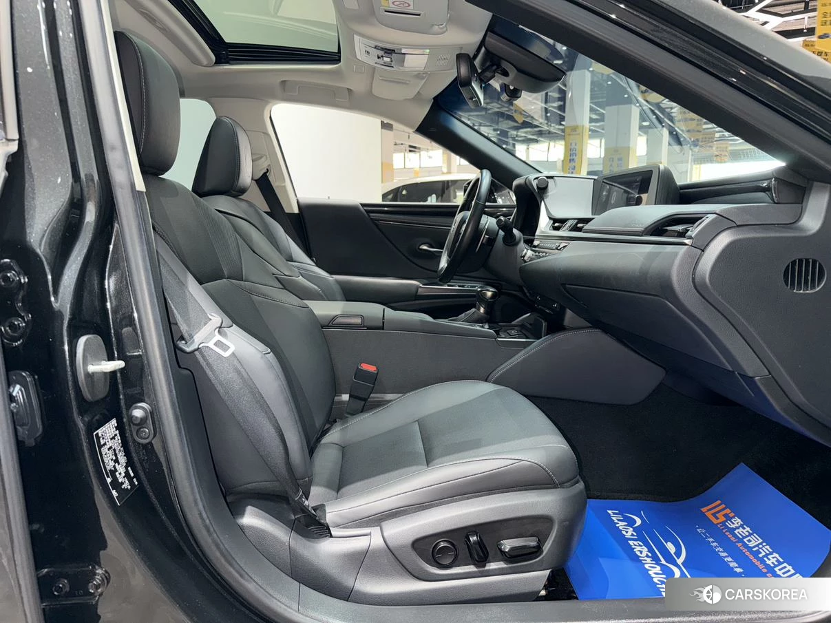 Lexus ES id 4499123 из Китая 31