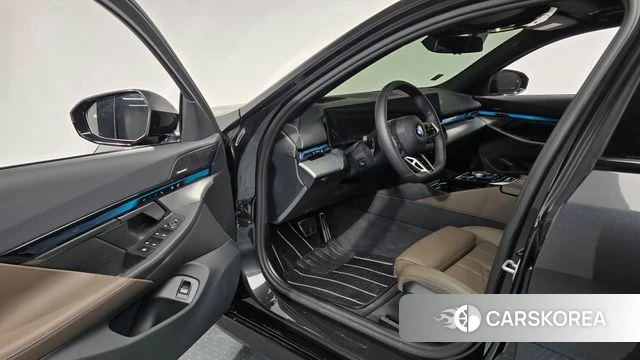 BMW 5 Series (G60) id 4222566 из Кореи 34