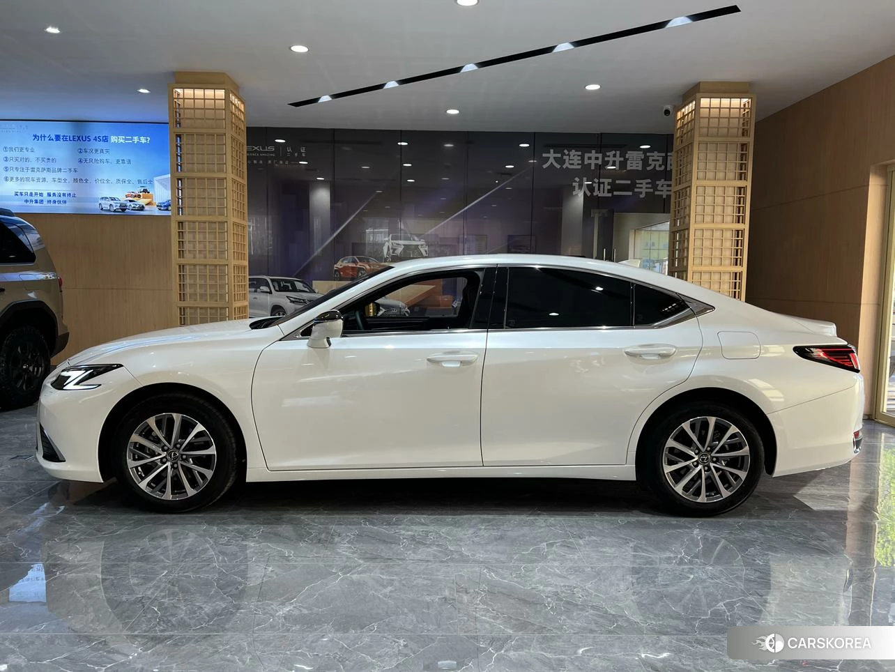 Lexus ES id 4514792 из Китая 16