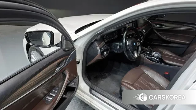 BMW 5 Series (G30) id 3428534 из Кореи 20