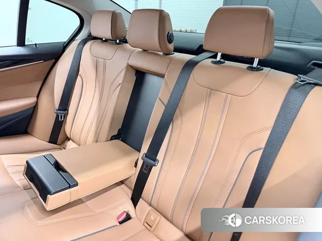 BMW 5 Series (G30) id 3519954 из Кореи 10