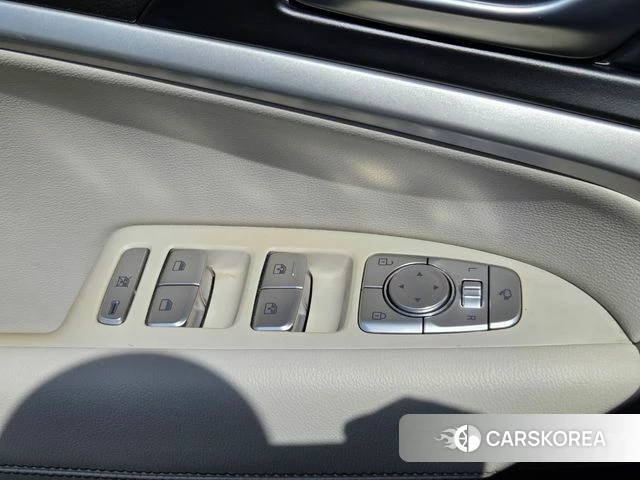 Genesis G70 id 3955769 из Кореи 17