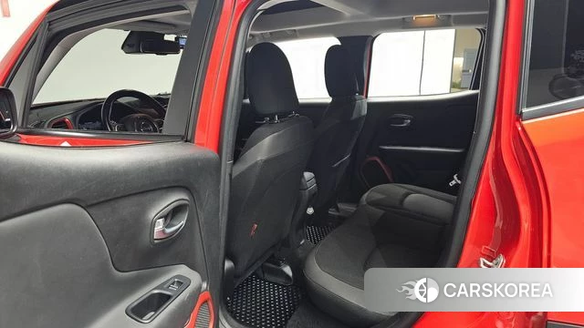 Jeep Renegade id 4770724 из Кореи 34