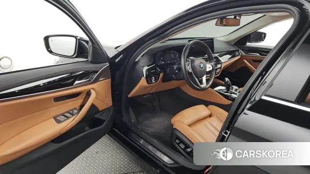 BMW 5 Series (G30) id 3037798 из Кореи 20