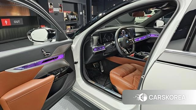 BMW 7 Series (G70) id 4200718 из Кореи 32