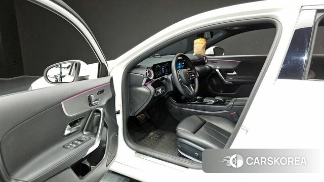 Mercedes-Benz A-Class W177 id 4389429 из Кореи 31
