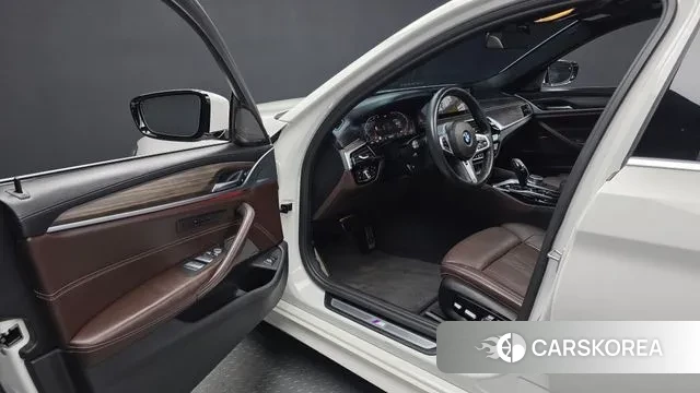 BMW 5 Series (G30) id 3519747 из Кореи 20