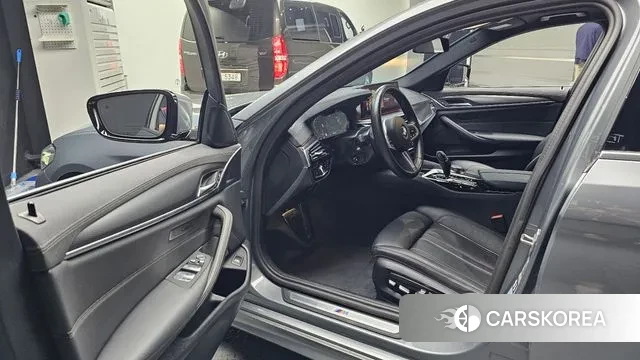 BMW 5 Series (G30) id 2889440 из Кореи 20