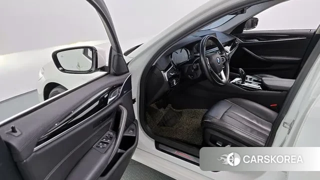 BMW 5 Series (G30) id 3368715 из Кореи 20