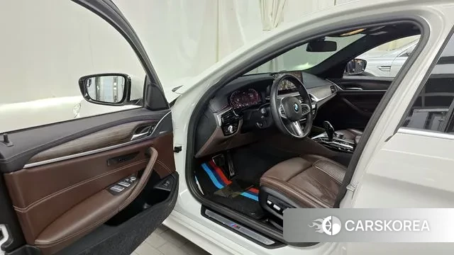 BMW 5 Series (G30) id 3444046 из Кореи 20