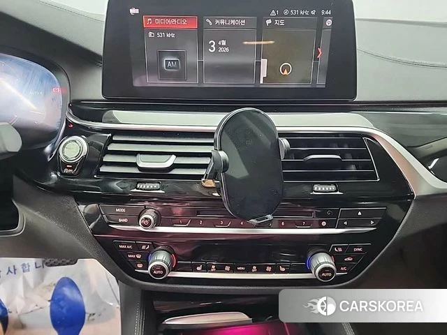 BMW 5 Series (G30) id 3905407 из Кореи 19