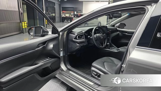 Toyota Camry (XV70) id 4716303 из Кореи 32