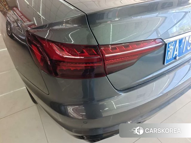 Audi A4L id 4300991 из Китая 12
