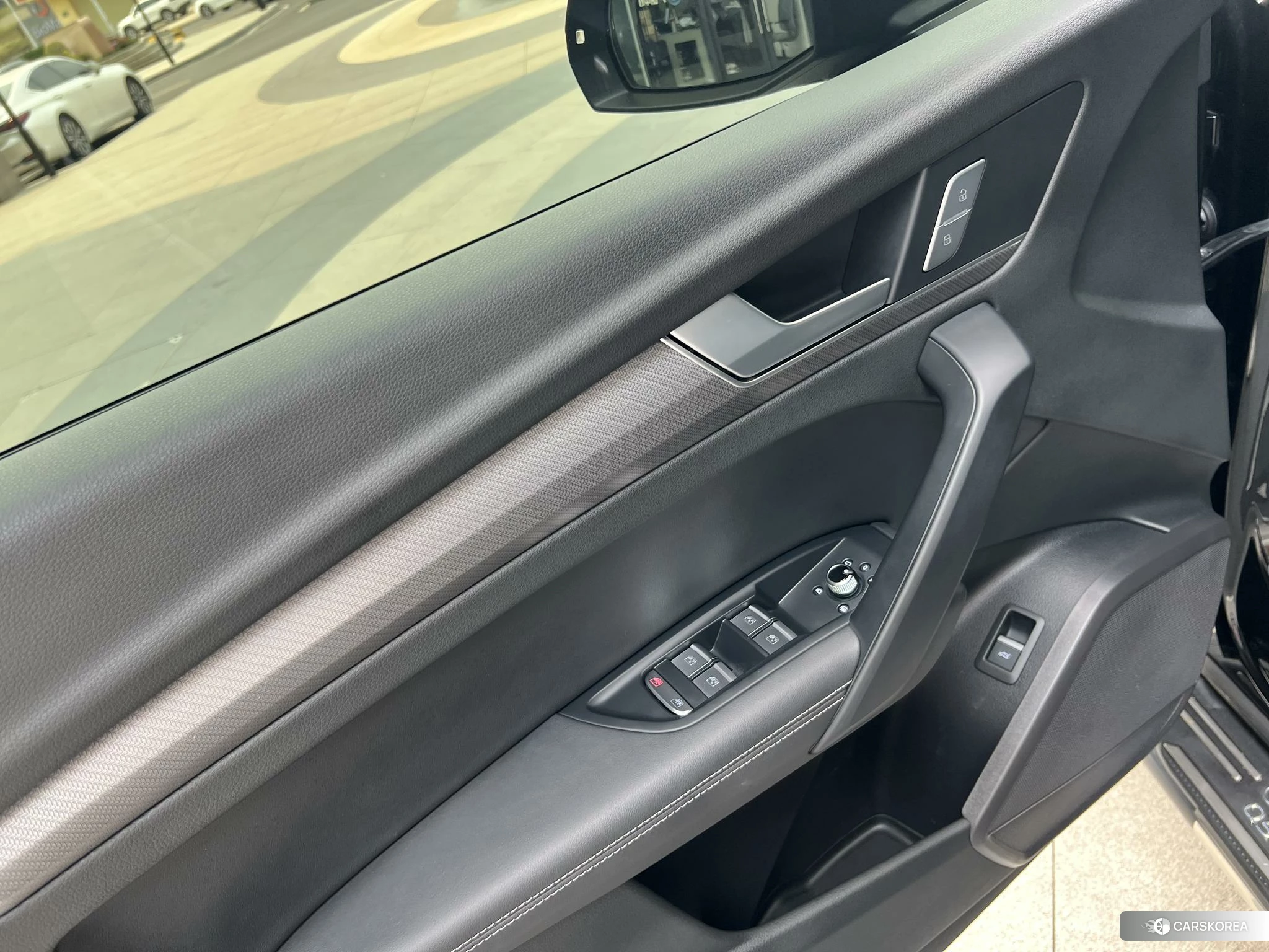 Audi Q5L id 4455099 из Китая 30