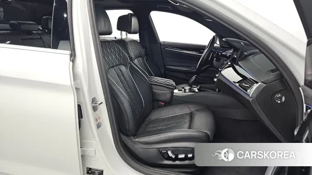 BMW 5 Series (G30) id 3448941 из Кореи 20