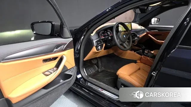 BMW 5 Series (G30) id 3360396 из Кореи 20