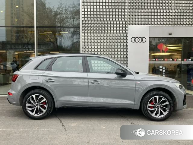 Audi Q5L id 4260489 из Китая 11