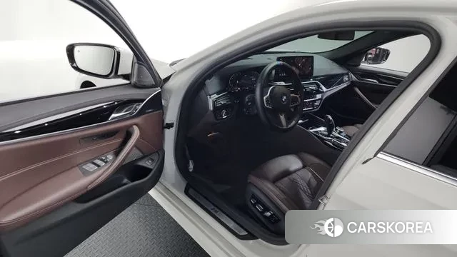 BMW 5 Series (G30) id 3586647 из Кореи 20