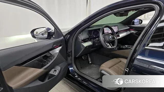 BMW 5 Series (G60) id 3462273 из Кореи 20