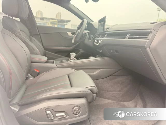 Audi A4L id 4272905 из Китая 12