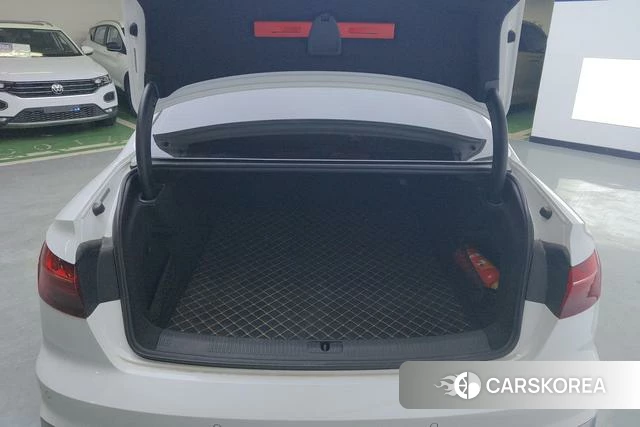 Audi A4L id 4235874 из Китая 17