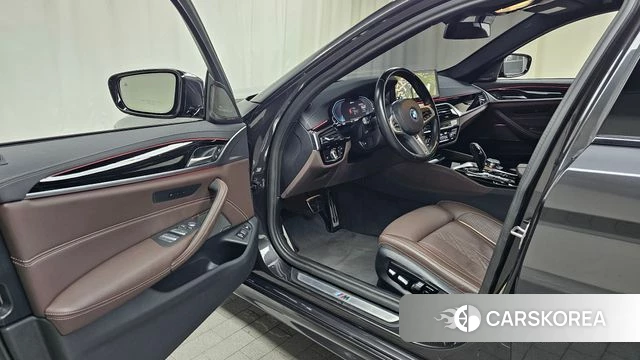 BMW 5 Series (G30) id 4506093 из Кореи 34