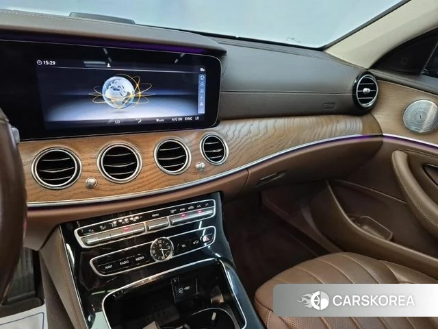 Mercedes-Benz E-Class W213 id 4652245 из Кореи 18