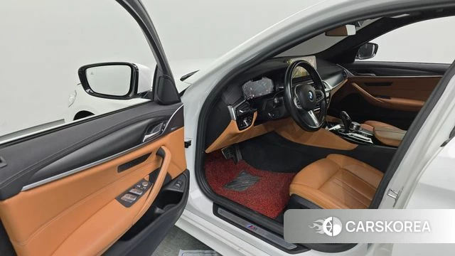 BMW 5 Series (G30) id 3786866 из Кореи 20