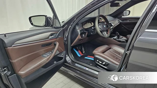 BMW 5 Series (G30) id 4667224 из Кореи 31