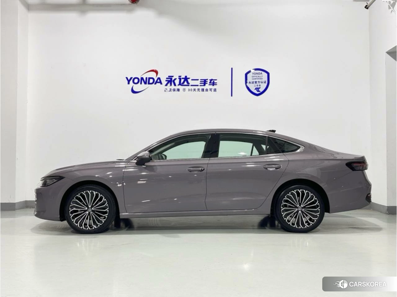 Volkswagen Passat id 4473485 из Китая 17